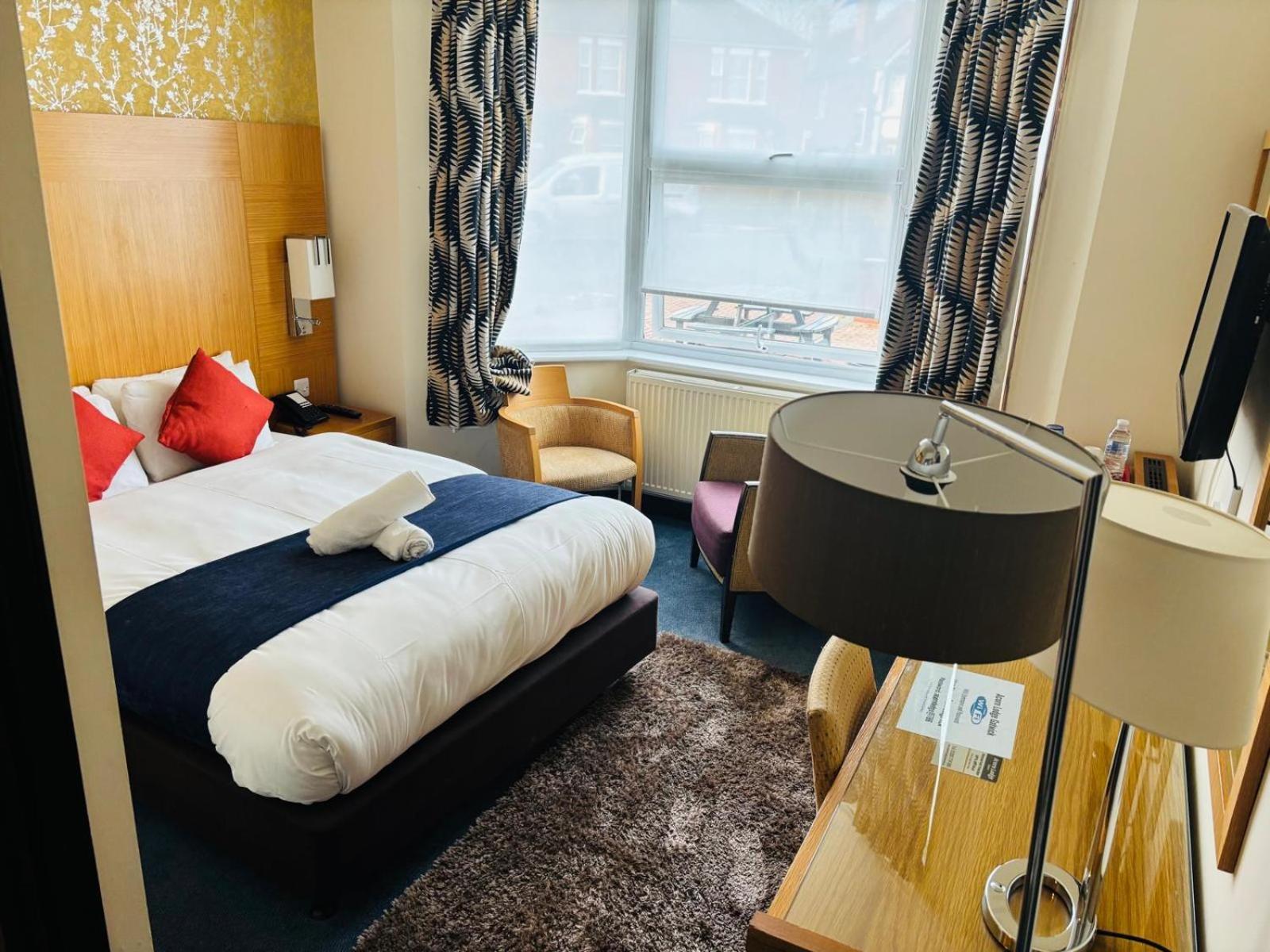 Acorn Lodge Hotel Gatwick & Parking Horley Eksteriør billede