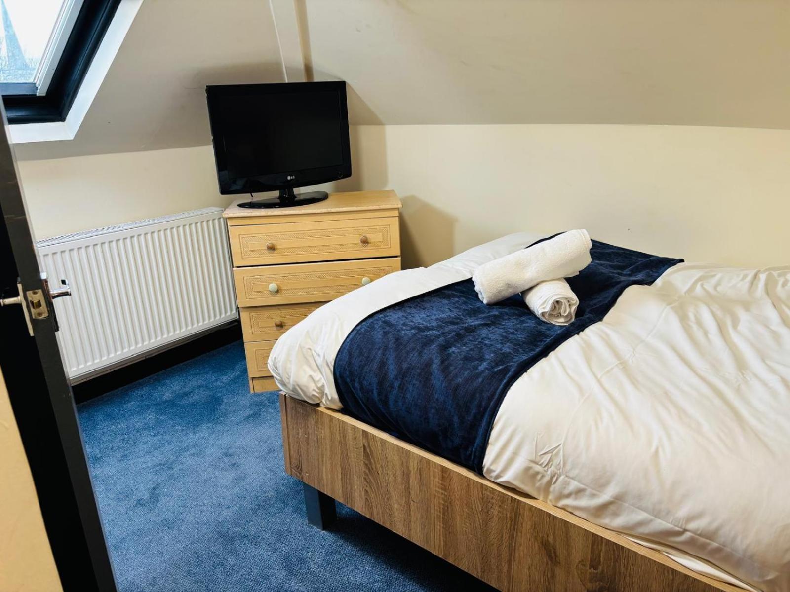 Acorn Lodge Hotel Gatwick & Parking Horley Eksteriør billede