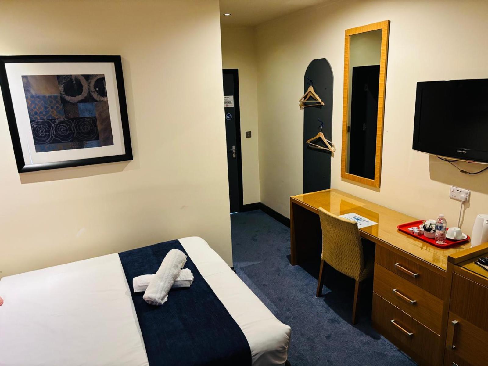 Acorn Lodge Hotel Gatwick & Parking Horley Eksteriør billede