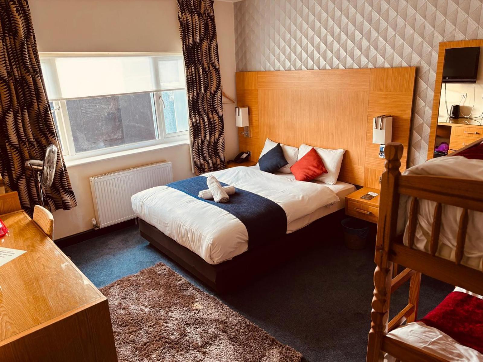 Acorn Lodge Hotel Gatwick & Parking Horley Eksteriør billede